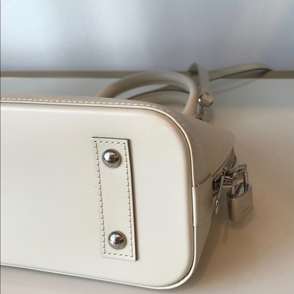 Authentic Louis Vuitton Alma BB - Picture 4 of 6